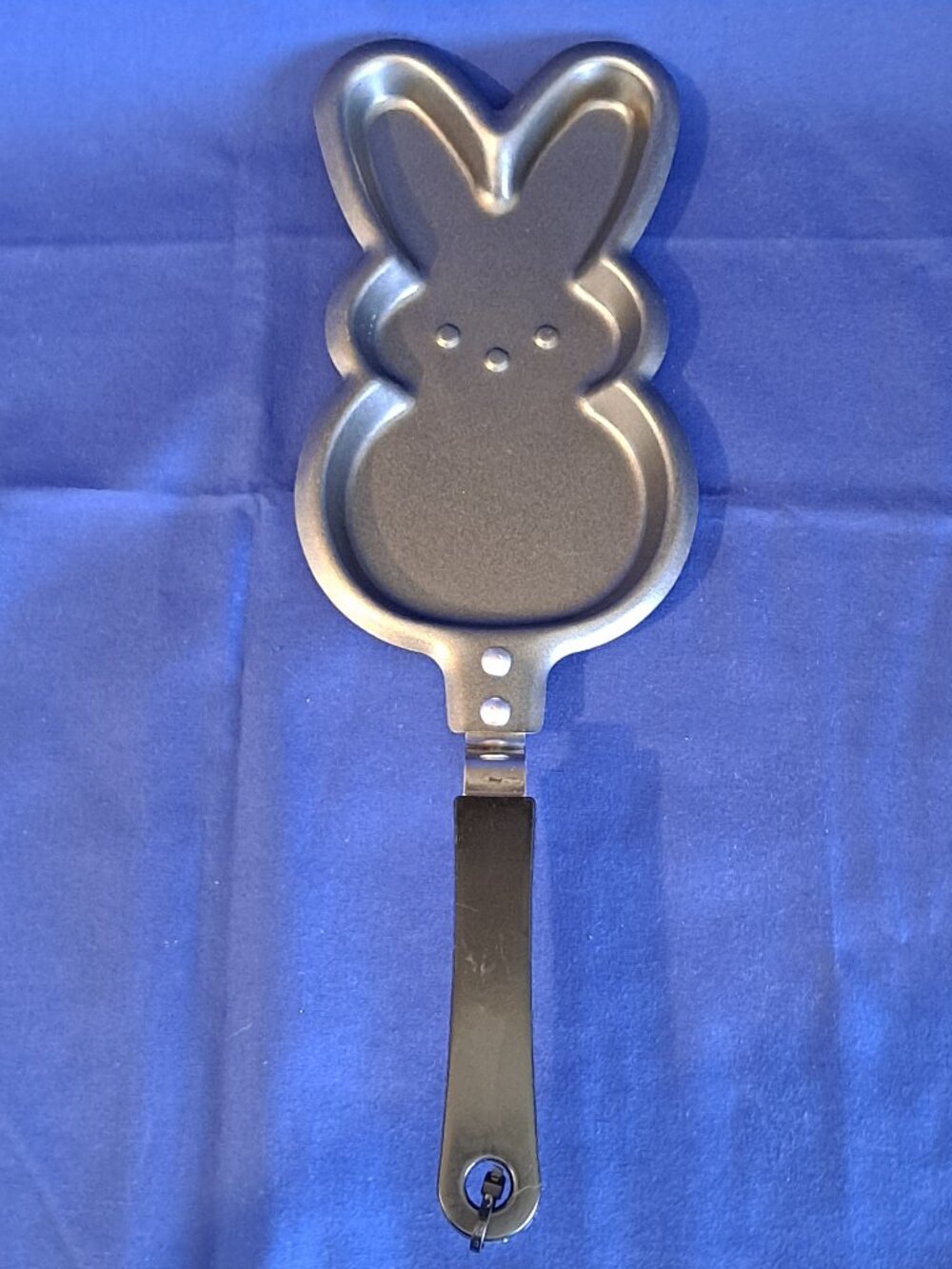 Easter BUNNY Shaped PANCAKE SKILLET Egg Pan Non-Stick Chocolate Mold Candy
